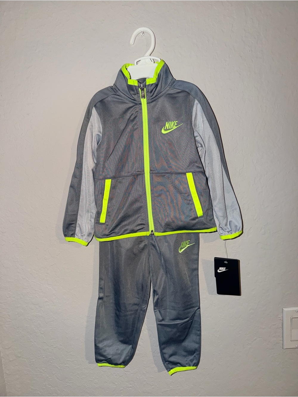 Nike Toddler 2 Piece Tracksuit Set Jacket Pants 24M NWT